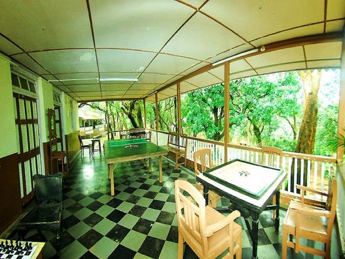 Cecil Hotel Matheran Exterior foto