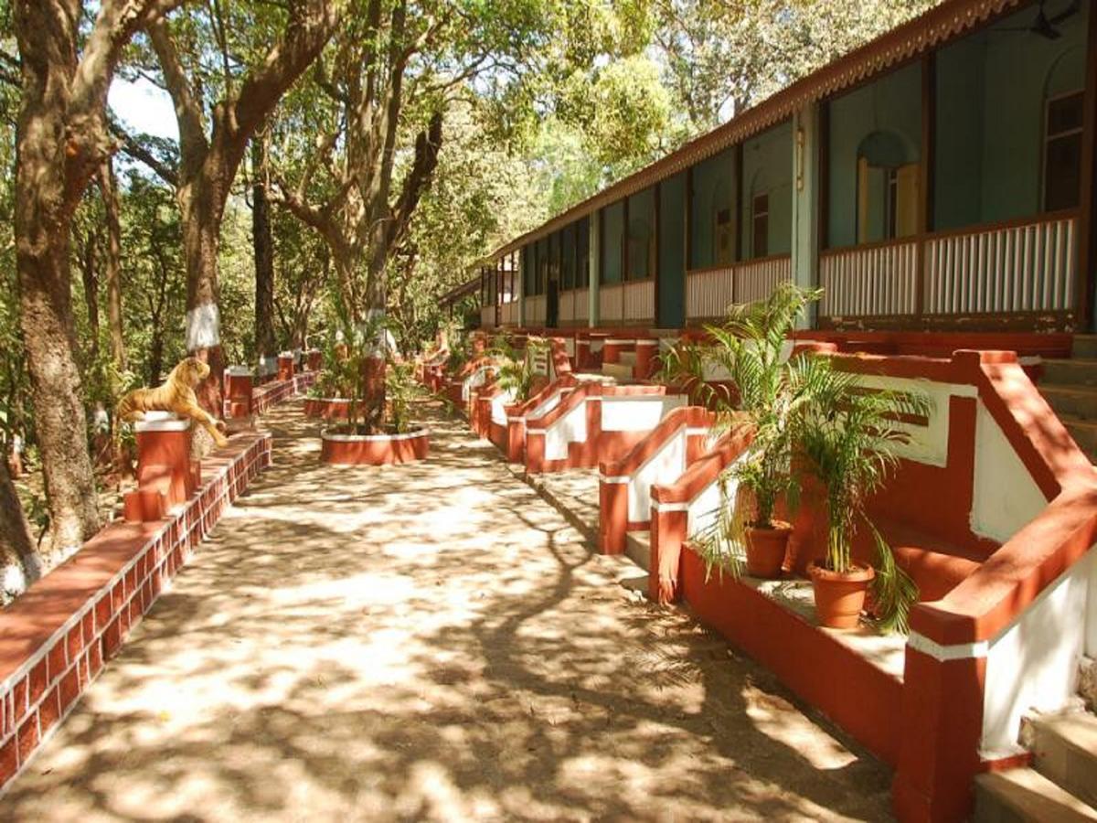 Cecil Hotel Matheran Exterior foto