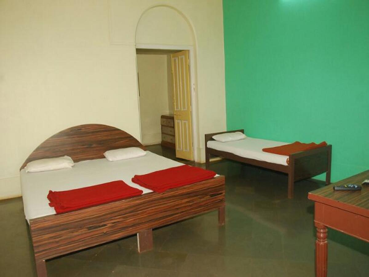 Cecil Hotel Matheran Exterior foto